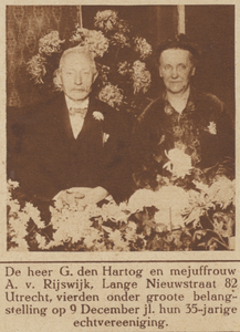 870921 Portret van het echtpaar den Hartog-van Rijswijk (Lange Nieuwstraat 82) te Utrecht, dat 35 jaar getrouwd is.